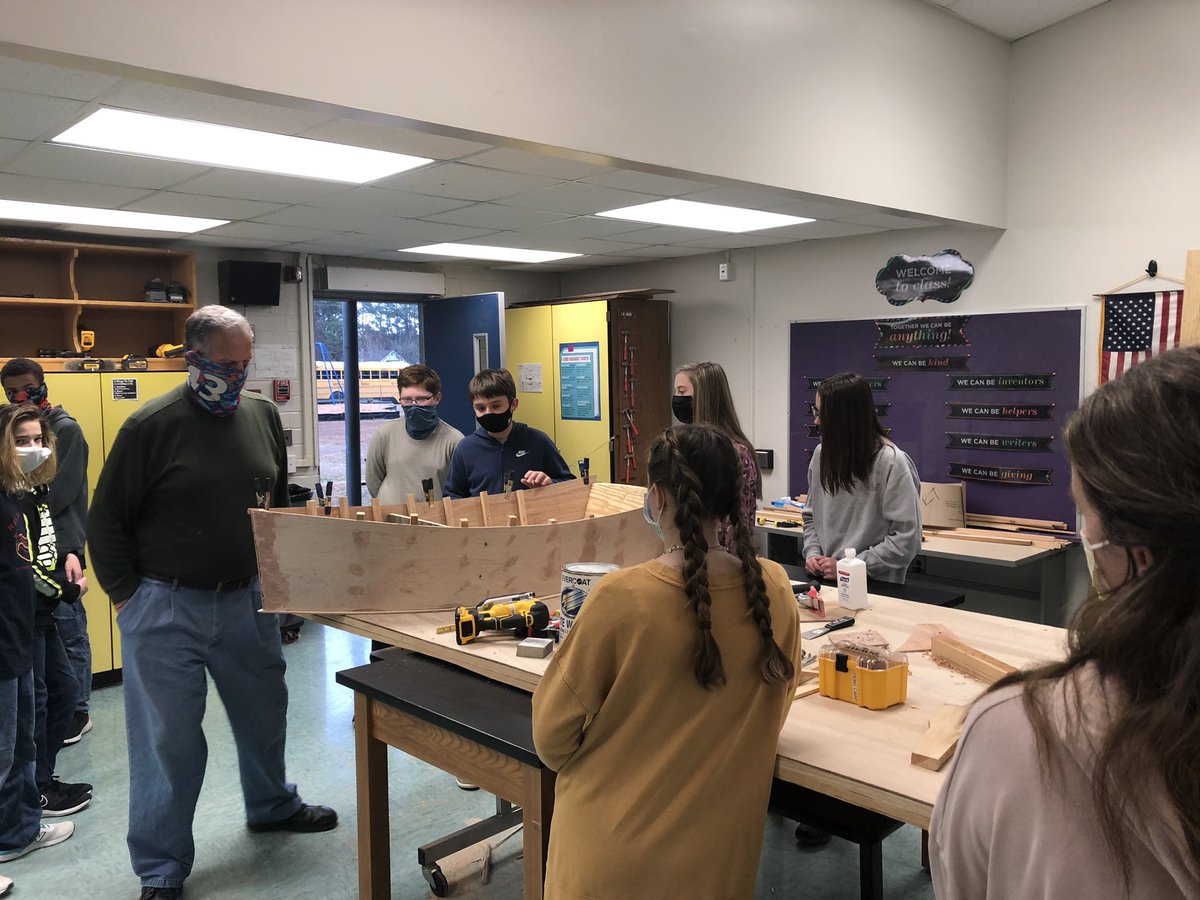 PamRobersonCDC's tweet photo. Nothing more hands on for these middle school CTE students at @DownEastMiddle1 than building your own boat from scratch!!! @CarteretK12 @CTEforNC @AllisonCTE #ShineTheLight #CTEMonth https://t.co/xfH1RC0RVG