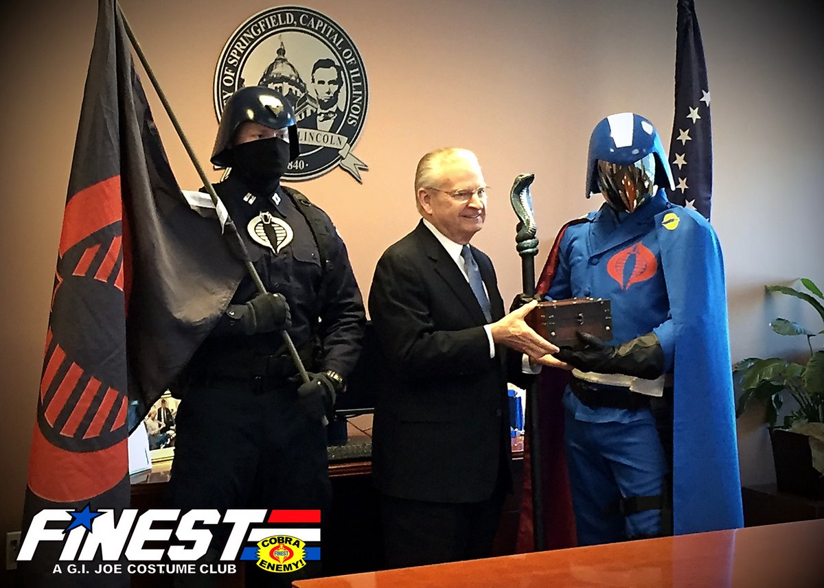 TheFinestCC's tweet photo. #TBT!  Mayor J. Michael Houston of Springfield, IL presents #CobraCommander with a key to the city!  A step toward world domination!

A fun day to help promote #GIJoe Con '15! Thanks to the Mayor and his staff for being great sports! #COBRA!

#thefinestcc @IGN @GIJoeOfficial https://t.co/bdqObkwnRp