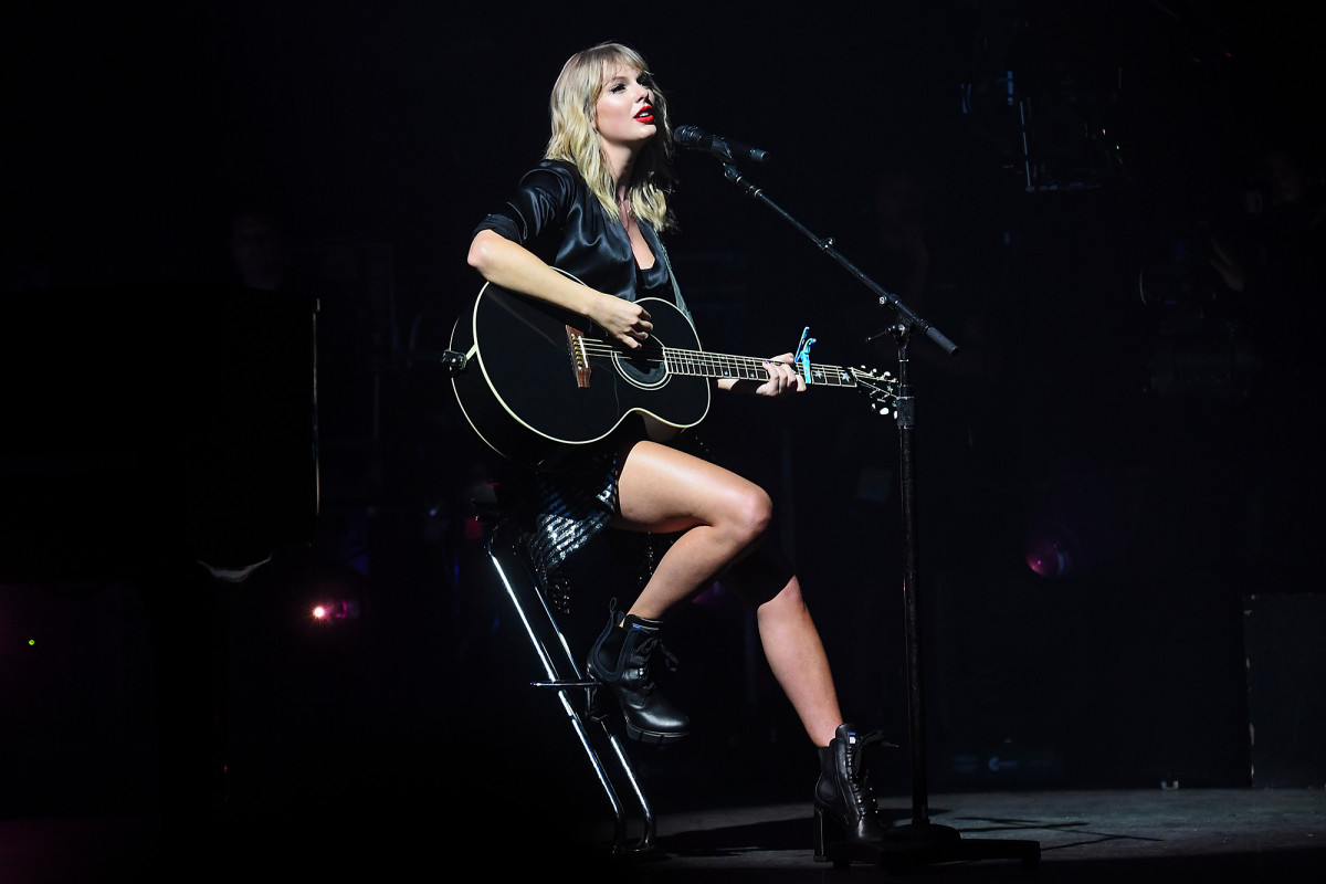 Taylor Swift releasing 'Love Story' re recording, six unheard 'Fearless' tracks
