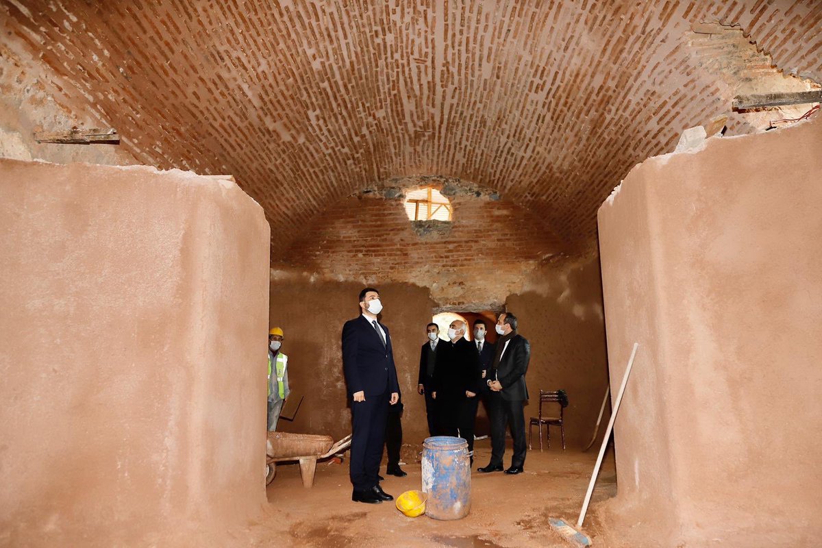 Tarihi miraslarımızı ihya projemiz kapsamında, restorasyonunu gerçekleştirdiğimiz Su Sarnıcı’nda devam eden çalışmalarımızı yerinde inceledik.
✅Tarihi Sarnıcı aslını koruyarak en güzel şekilde ilçemize kazandırıyoruz.
#KalbimizKağıthane