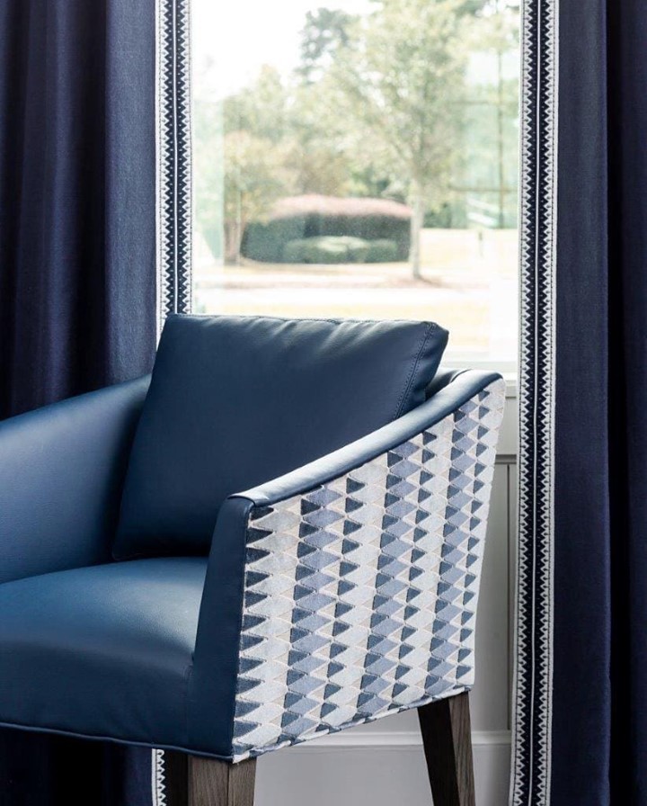 On point. 📐 A striking combination of geometrics from The Jane Group featuring the Uxmal Appliqué Border by <a href="/LauraKirar/">Laura Kirar</a> for S&amp;S: bit.ly/3jDl1im
Photo: Jeff Herr