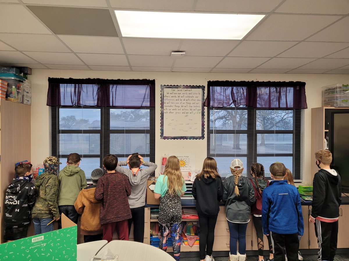 MrsLaneAtFord's tweet photo. When your students are  trying to show what they know about geometry but there's thunder sleet.... 
#mathcanwait #ohmystars @ElementaryFord https://t.co/lfJOyWqnTW
