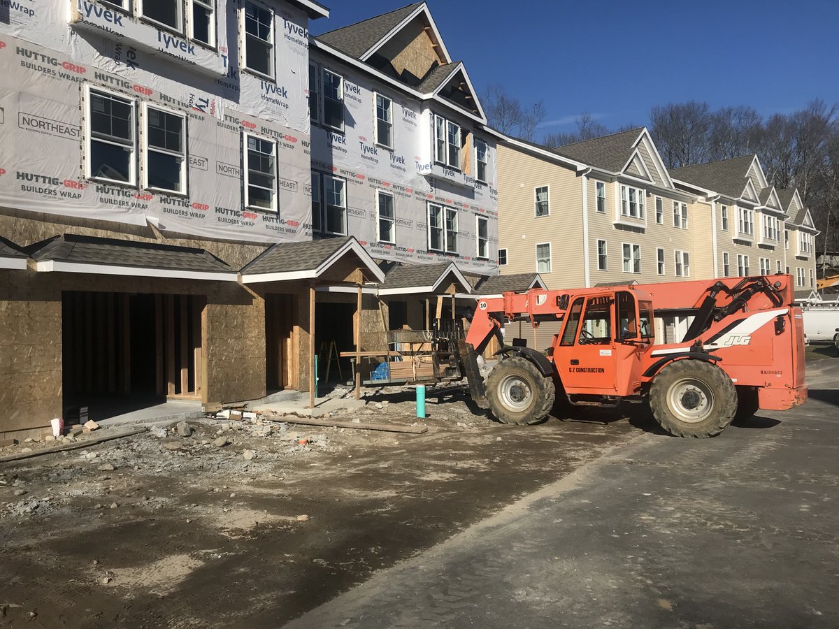NBSmain's tweet photo. Update to the Fern Ridge project by Tom Monk. This project out of Niantic, CT features GAF roofing, Fairway vinyl siding, ThermaTru doors and United windows.

#northeastco #fernridge #niantic #gaf #gafroofing #thermatru #unitedwindows #bridgeport #ctbuilders #jointeamnortheast https://t.co/sYrCkzCwkh