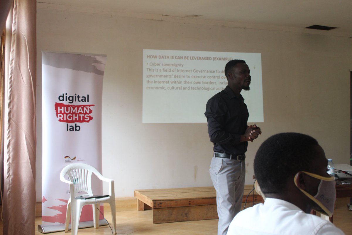 barefootlaw_org's tweet photo. Under the Cyberlaws Community of Practice (CoP), BarefootLaw, @ThinVoid  and @wougnet powered by @dhrlab are holding a workshop in Mbarara today.

Insights shared tackle data collection, disposal and protection in line with the Ugandan laws. https://t.co/rYUUatMuKD