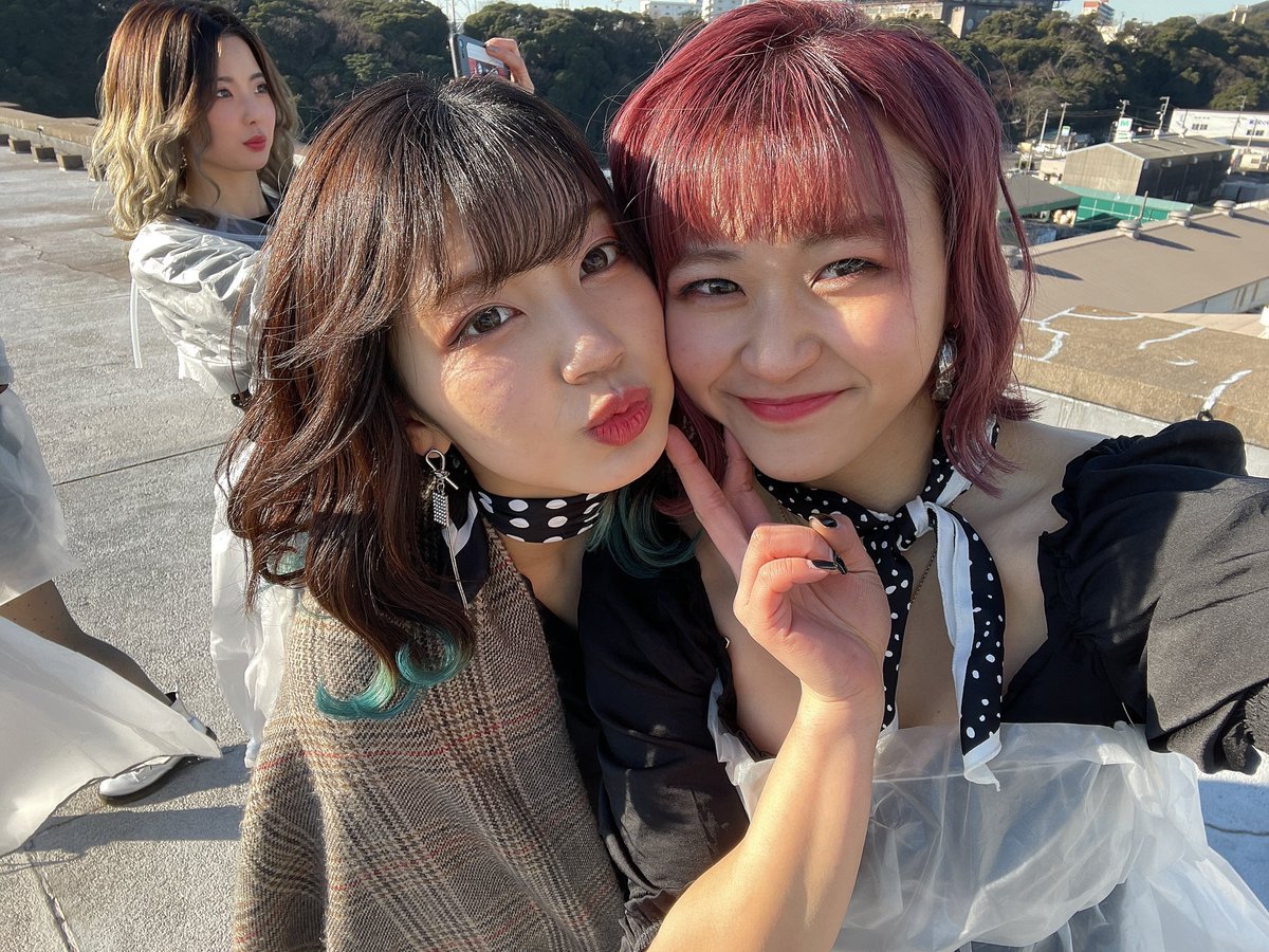 miku_liezy's tweet photo. MV見てくれましたか?❤️💜🖤
21:45〜 #SHOWROOM配信 致します!!感想を聞かせてください〜💓
#liezy #nonfiction #trajectplus #デビュー曲 https://t.co/1pHymwBqcQ