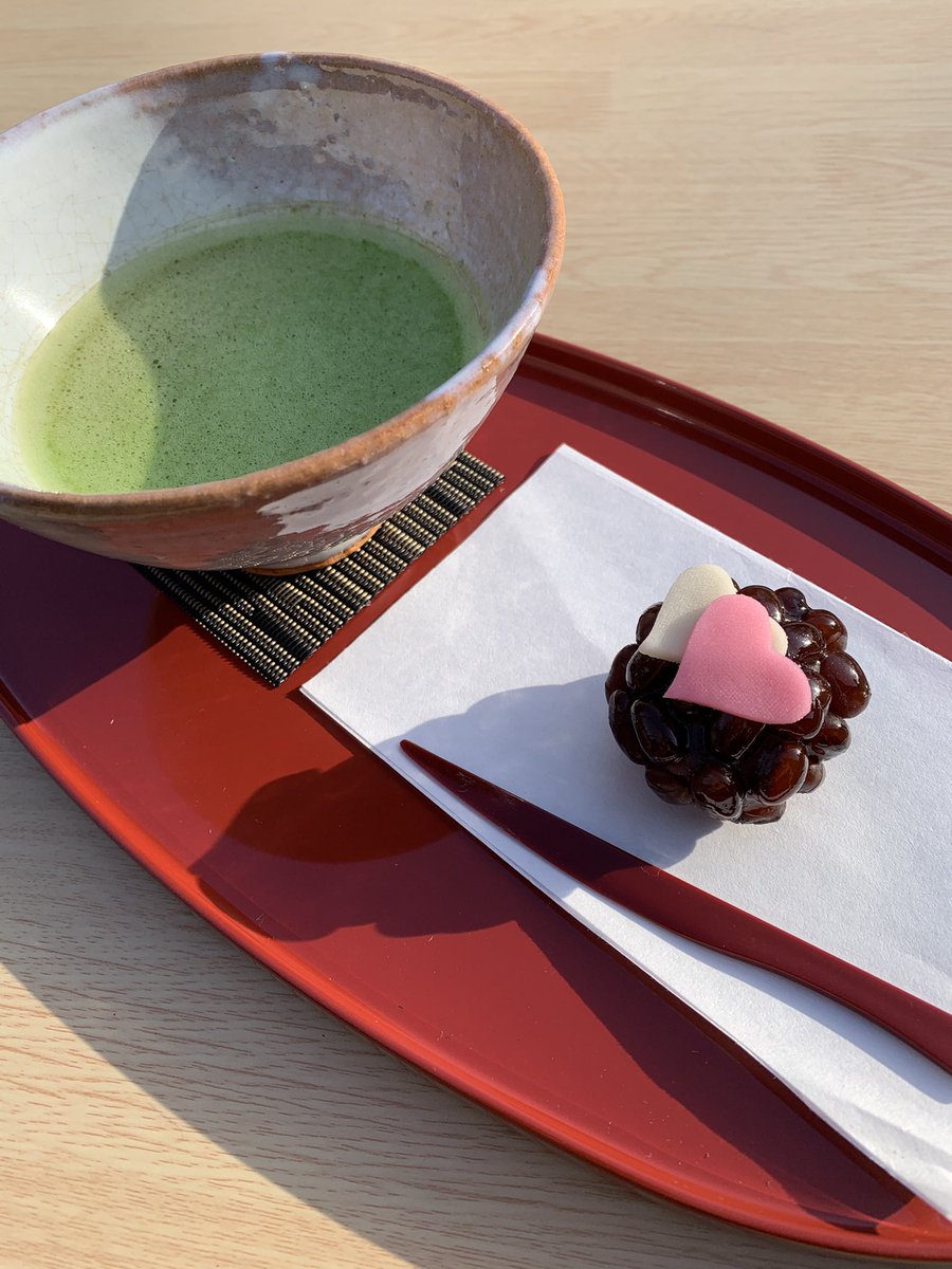 corundumjade's tweet photo. #2月の日本庭園カビ
#きょうのおやつ #snack_time

白梅も満開だったカビ🌺💕 バレンタインのお菓子美味しいカビ〜💖ヽ ( ᐞ͞ーᐞ͞  ● ) / ✨

#PokemonGOar #GOSnapshot #PokemonGOBuddy #ポケモンGO #好きなようにGOしよう #カビゴン大好きクラブ #カビゴン #Snorlax #呈茶 #所沢航空記念公園_茶室 https://t.co/jgvP4rttyG
