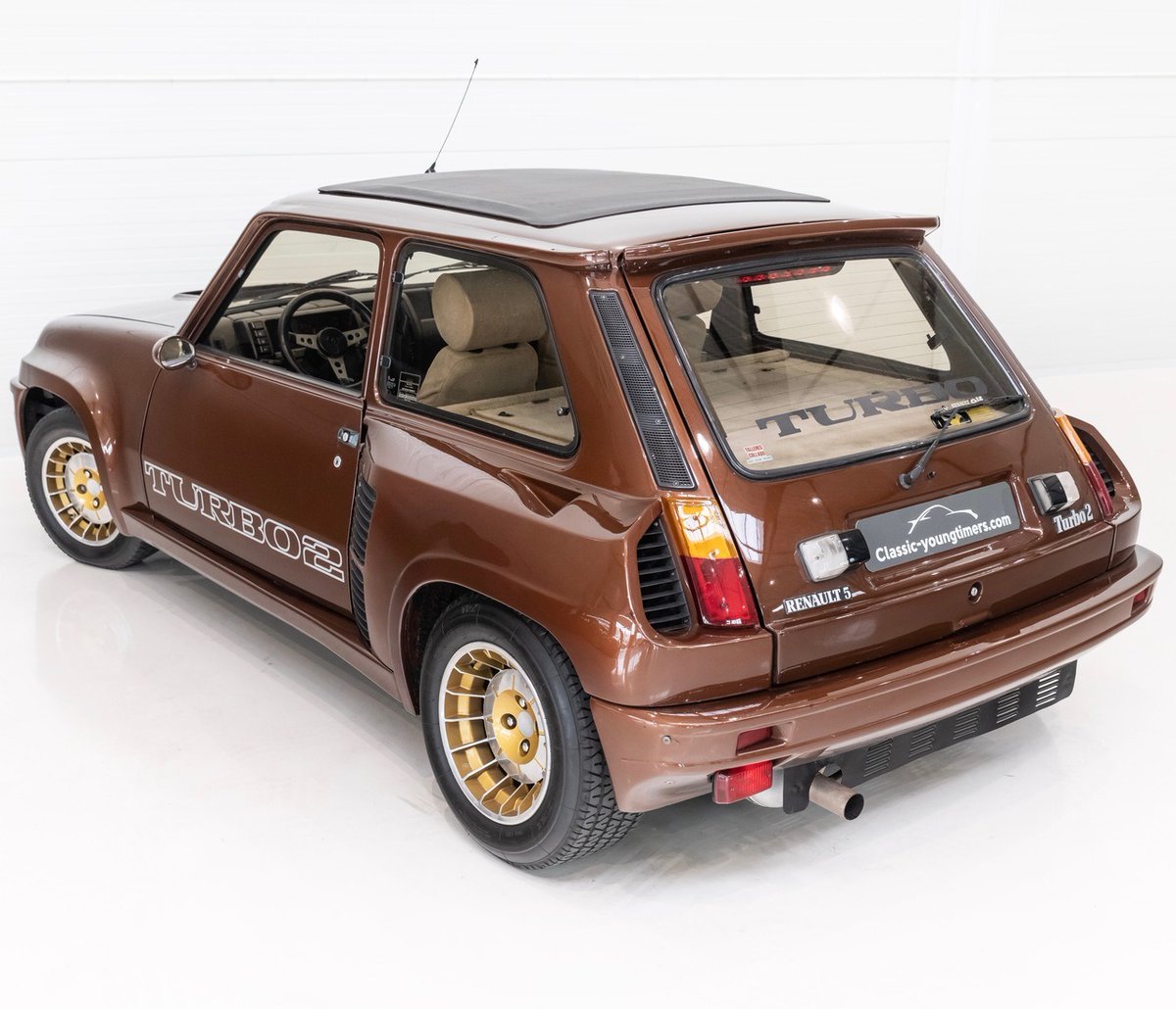 Lienhard Racing Photography 1984 Renault 5 Turbo Ii With Folding Roof I Have Never Seen That On A Turbo C By Classic Youngtimers