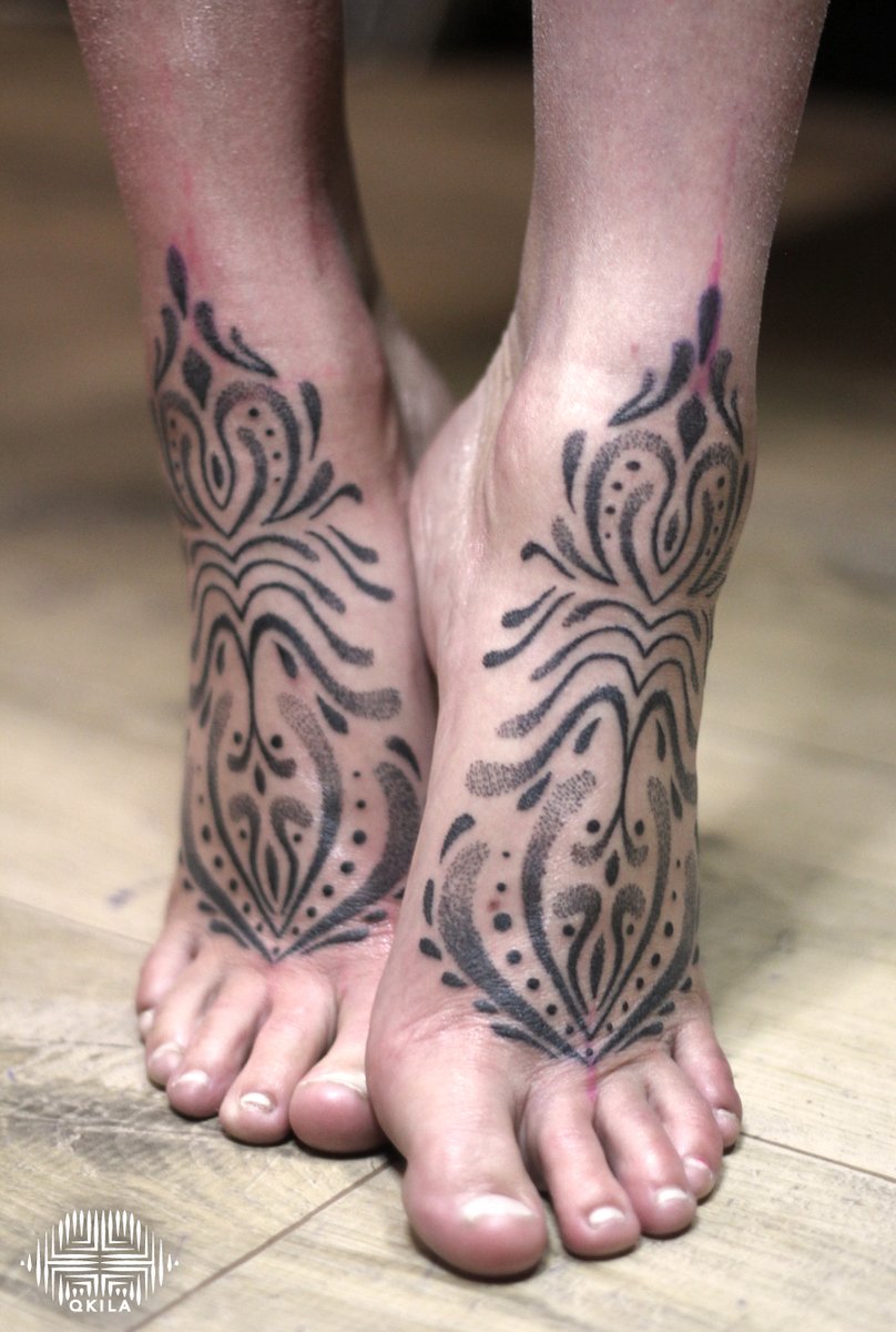 Feet Tattoo Ideas for Girls - TutorialChip