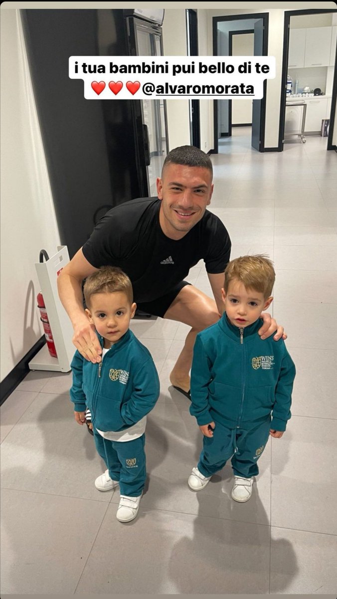 MarcoRoss9's tweet photo. Il tuo italiano non è proprio TOP @Merihdemiral 😂
@juventusfc #TOP https://t.co/VHbigvUVri