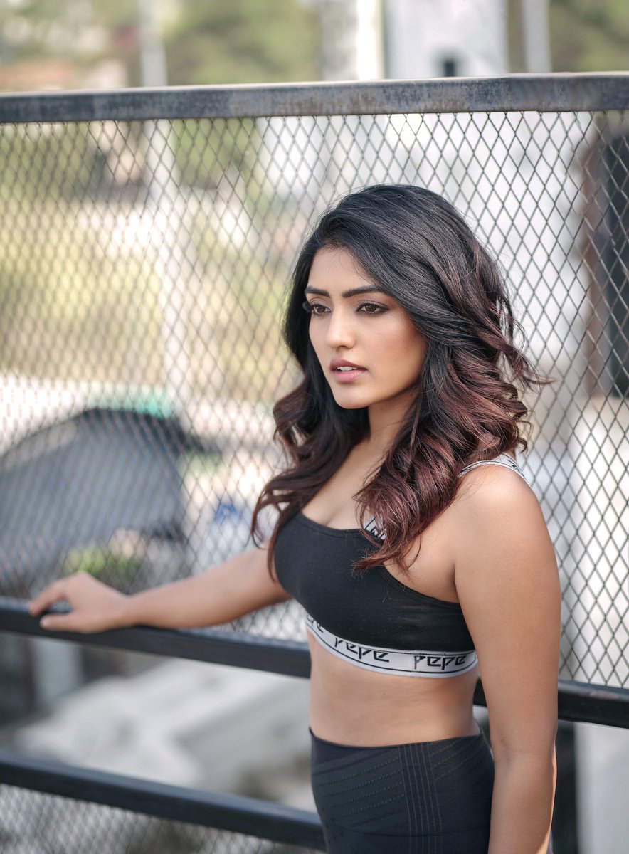 Movies4u_Officl's tweet image. #EeshaRebba latest