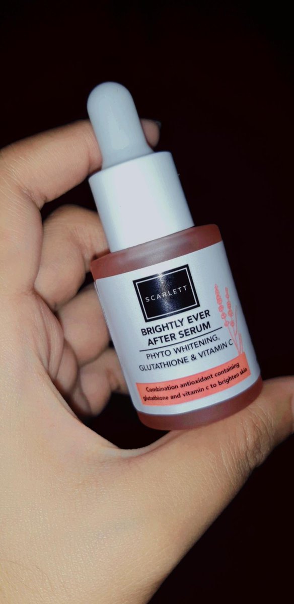 Kalo yg pink ini namanya brightly ever after serum , kandungan glutathione bisa bikin kulit glowing aku make baru 5 hari udah keliatan glowing bgt, sumpah sejatuh cinta itu sama ini serum 
