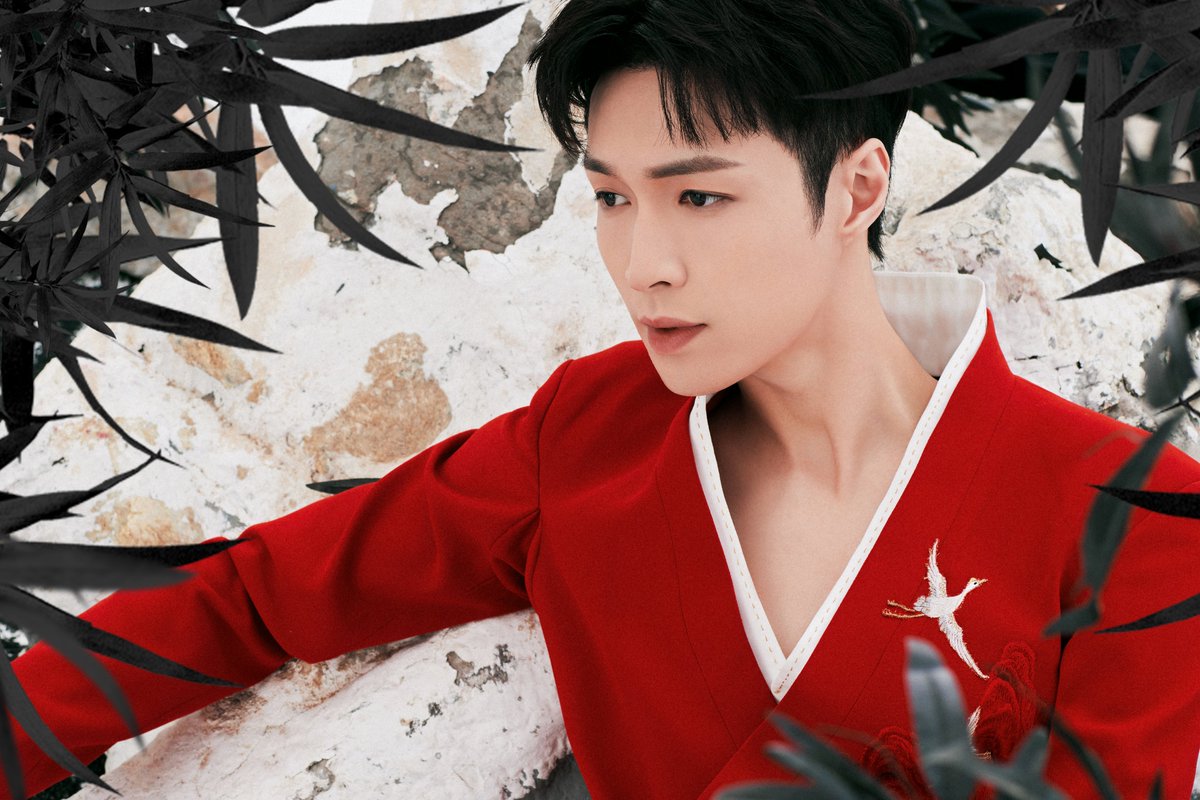 Tonight our favorite performer <a href="/layzhang/">Lay Zhang</a> will perform at the #SpringFestivalGala!