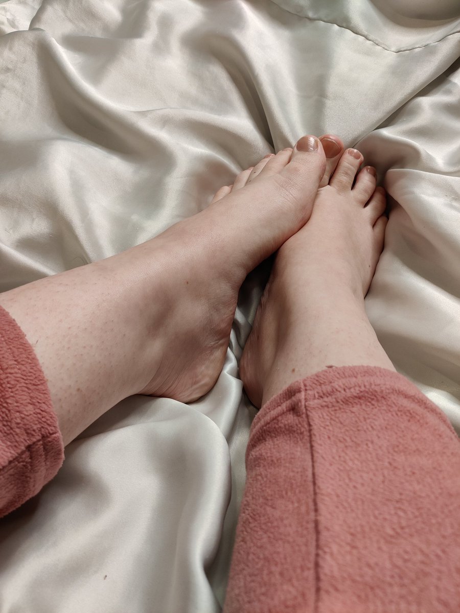 PaleThickSlut's tweet photo. Good Morning ^-^ 
Who would like to massage my soft feet for me? 
#feet #feetfelish #soles #FEETPHOTOS https://t.co/h9f9Nt26Jg