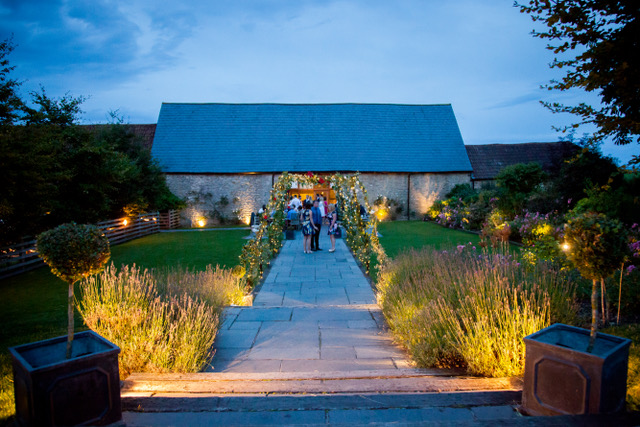 ukweddingvenues's tweet photo. Now is the perfect time to start planning your dream wedding. Take a look at the totally stunning @WickFarmBath and see what they have to offer 💕

https://t.co/KPabnQYSEA

#wedding #weddingvenue #gettingmarried #intimatewedding #bath #wickfarm  #barnwedding #rusticweddingvenue https://t.co/5eXnnkX1ax