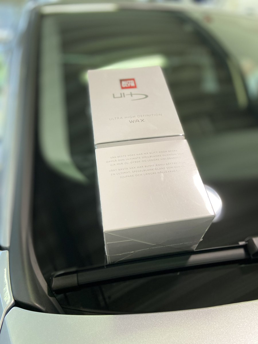 AutoglymN's tweet photo. Its time to #Shine with UHD Wax 🇳🇴 Polert 👍🏻 https://t.co/0jtcEckmhJ