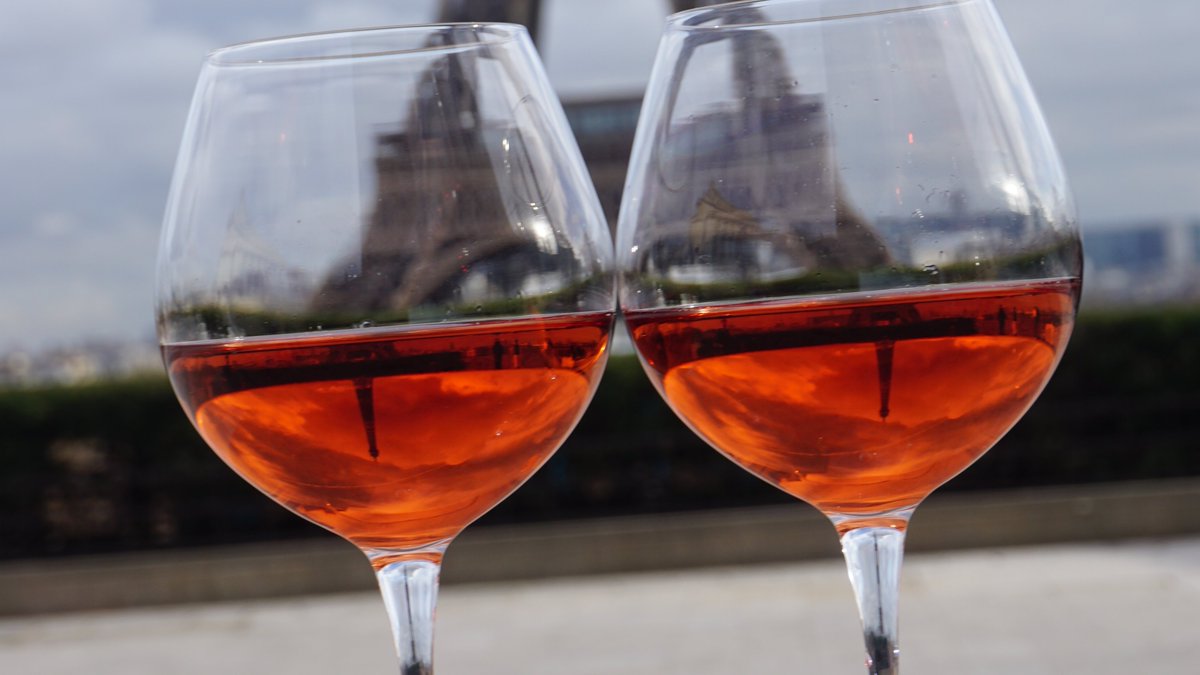 CabrelPhilippe's tweet photo. La St Valentin approche et 0 resto, 0 cadeau ? Solution : un dîner improvisé accompagné des vins du Domaine du Boiron. La Rosée du Boiron vous fera chavirer ! RDV au Domaine à Astaffort ou https://t.co/LwO1N2ngar
@VGxperience @AggloAgen @LaTourEiffel #love #winelover #eiffeltower https://t.co/PuN73oONF5
