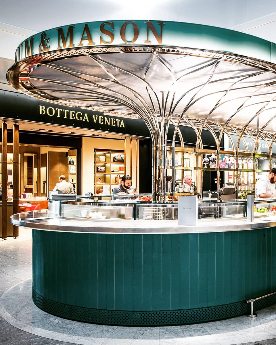 nerdeyapilir's tweet photo. Beş Çayı Nerde İçilir ❓

Bizce beş çayı Londra'da bulunan Fortnum &amp; Mason'da içilir.

1707 yılından beri çay ticareti ile uğraşan Fortnum &amp; Mason'da tadım yaparak 82 farklı çay arasında karar verebilmek oldukça zor.

#teatime #beşçayı #afternoontea #london #londra https://t.co/mdV2jJp8ak