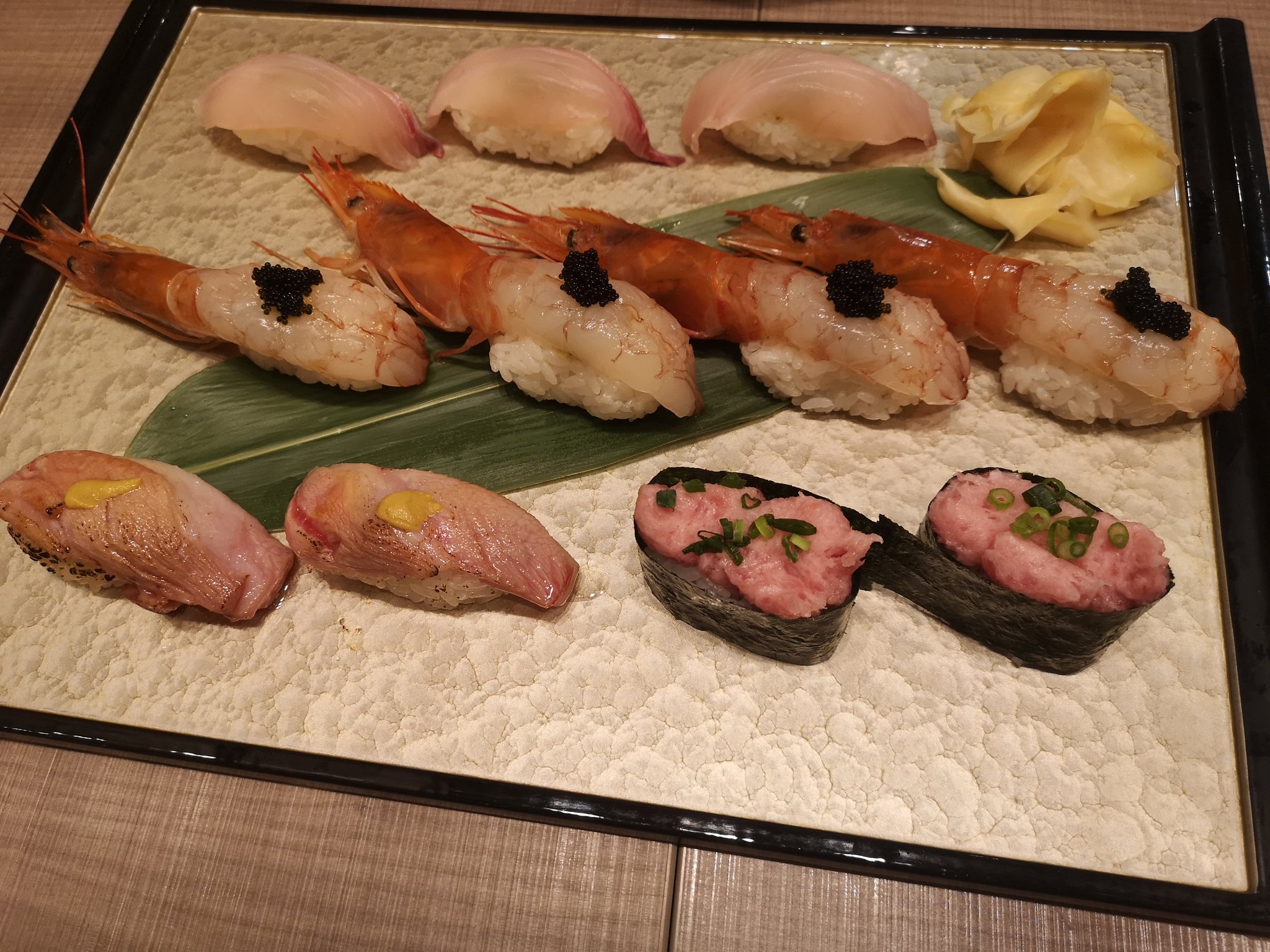 ここた 今日は 美登利寿司の女子会プラン食べ放題のため その前に高田馬場でinoコーチのbpu01からの 初mickeyコーチのba01の2本立て ワイドプッシュアップも片足上げて頑張ったので 心おきなく寿司を食べまくり18貫も食べちゃいました 明日は