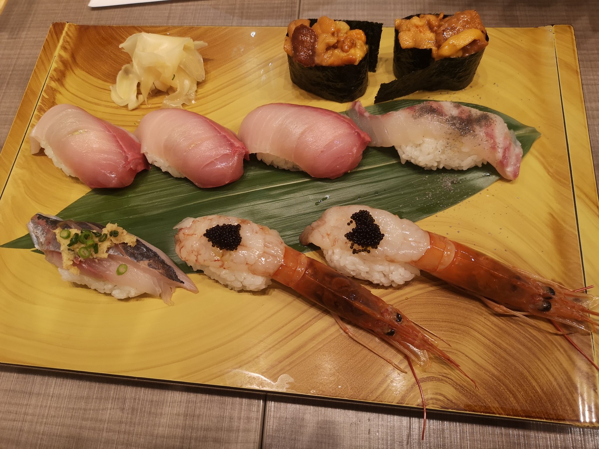 ここた 今日は 美登利寿司の女子会プラン食べ放題のため その前に高田馬場でinoコーチのbpu01からの 初mickeyコーチのba01の2本立て ワイドプッシュアップも片足上げて頑張ったので 心おきなく寿司を食べまくり18貫も食べちゃいました 明日は