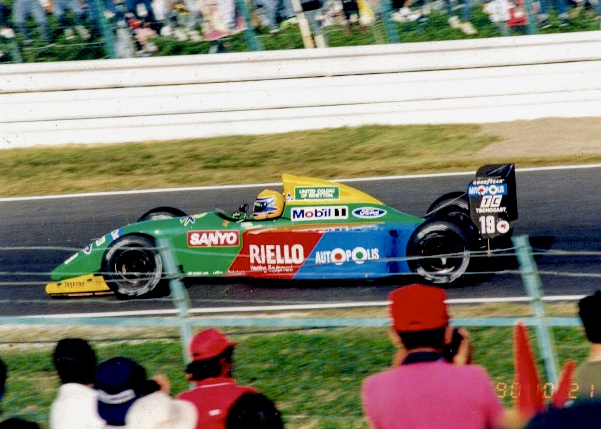  Happy Birthday to Roberto Moreno 