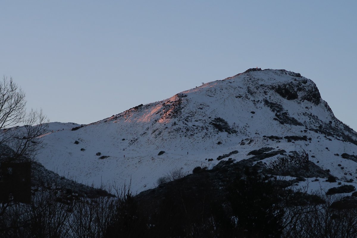 AdamSmithHouse's tweet photo. A beautiful morning in Edinburgh!
π΄σ §σ ’σ ³σ £σ ΄σ ΏβοΈ
#AdamSmithHouse #Edinburghsnow #scotlandsnow
@BBCScotWeather @edinspotlight @HolyroodRanger https://t.co/aeKJSCTTnR