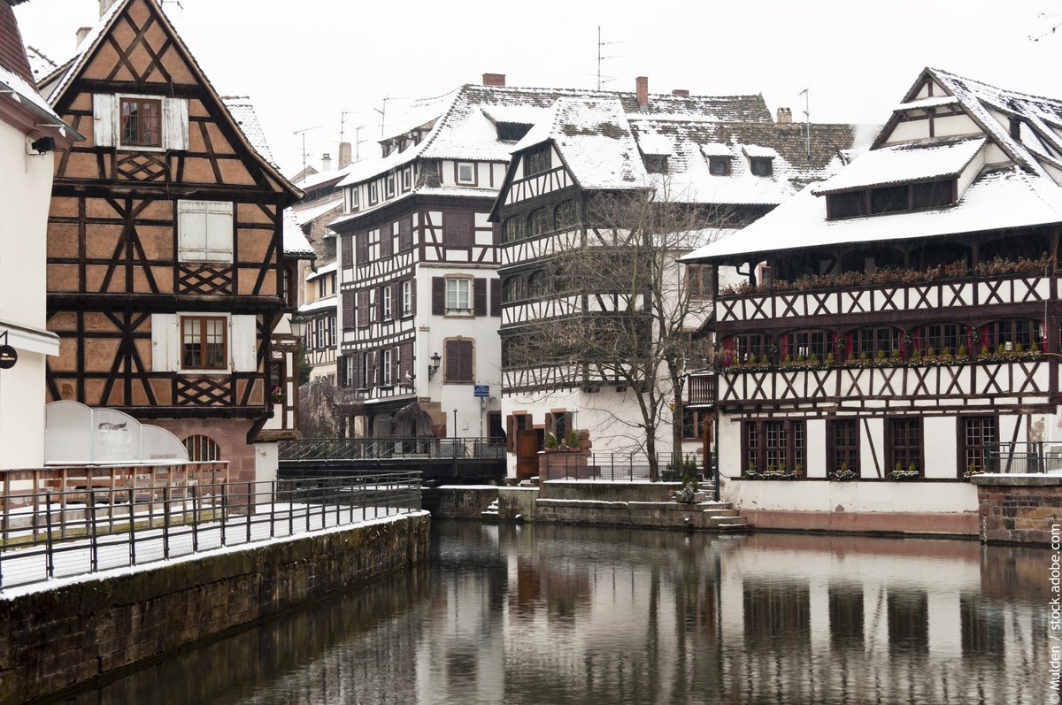 Et une photo de Strasbourg… aux couleurs de l’hiver cette année ! #Alsace #VisitAlsace #Strasbourg #VisitStrasbourg #hiver #neige https://t.co/7izZ4Al6HV