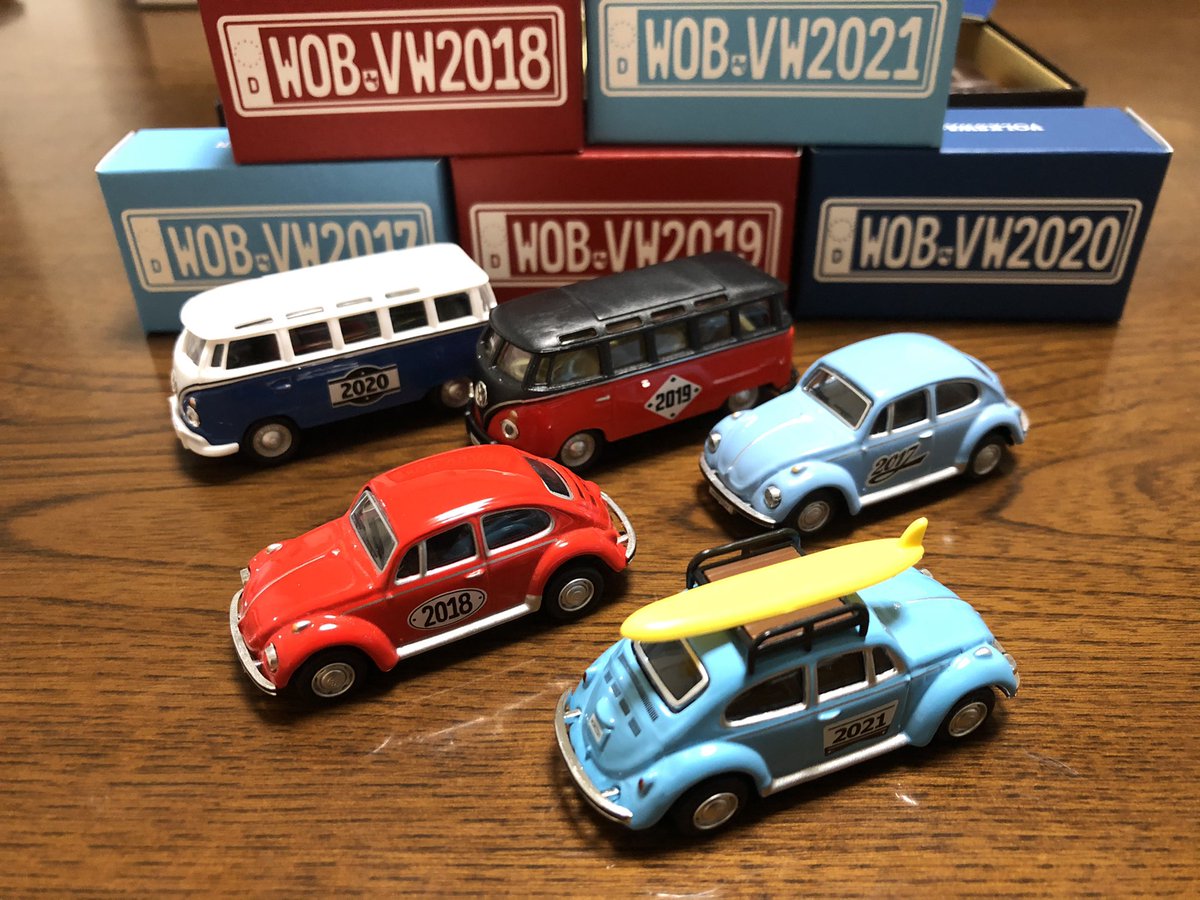 歴代のモロゾフ バレンタインVWミニカーと今年も集合写真です笑