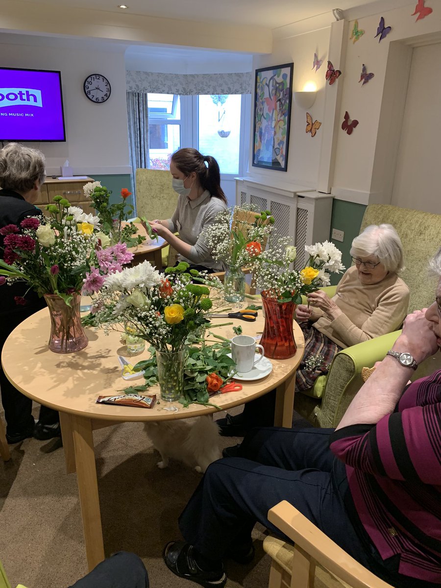 MossLoreta's tweet photo. Residents have been busy creating their valentines flower arrangements and how wonderful they look too ! @blackswancare https://t.co/H04cjpZVHv