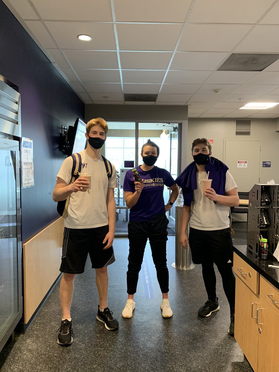 fuelingvictory's tweet photo. #GatoradeSNIP update w/ Kennedy Springer 💥
Working with @UW_Nutrition, Kennedy has enjoyed fueling athletes to meet their performance nutrition goals. She’s also loved harvesting produce from the UW farm for athletes to cook up in the kitchen!
Keep #FuelingVictory Kennedy! 👏 https://t.co/Bpla4jr5Gz