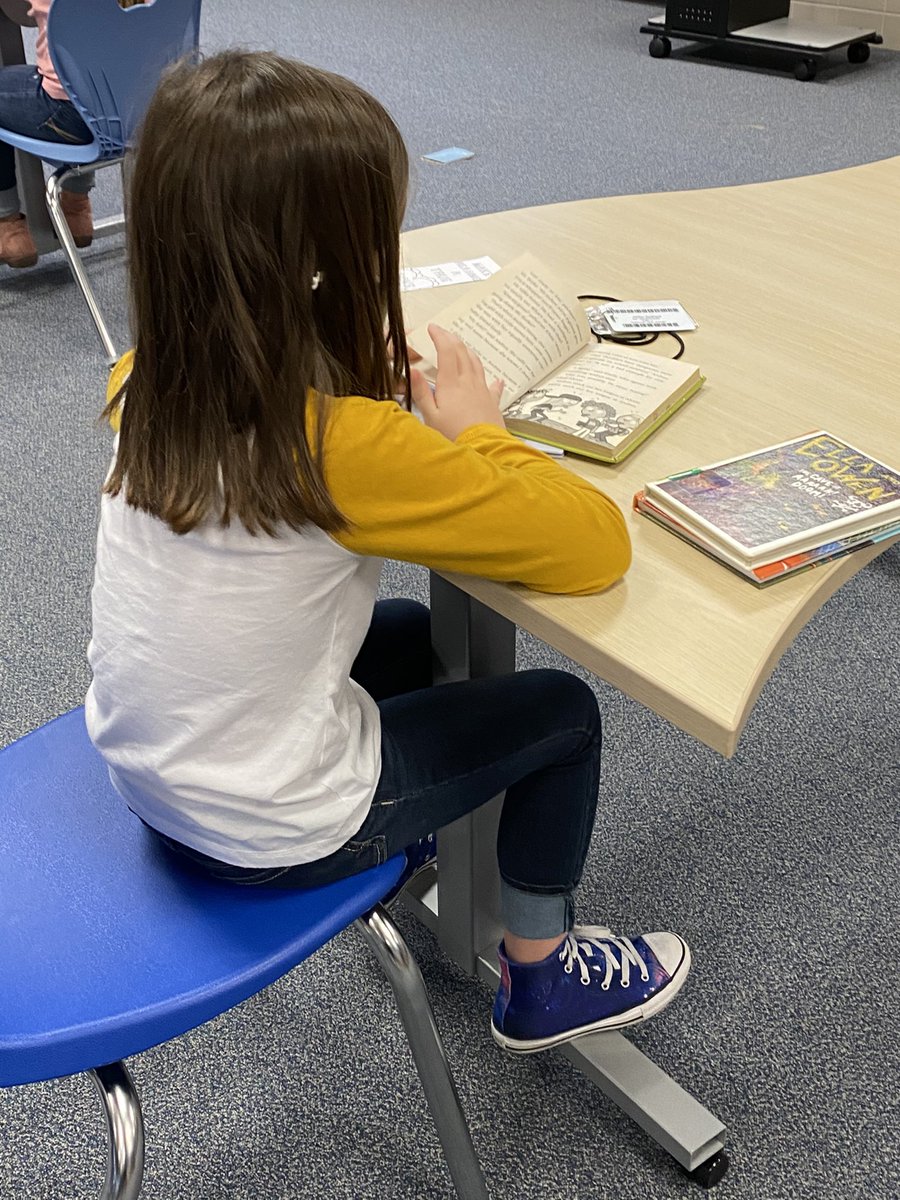 GoforthLibrary's tweet photo. Can anything be better than a good book on a rainy day? 
@ExploreGoforth 
@CCISDLibrary https://t.co/Xvy54c7TlP