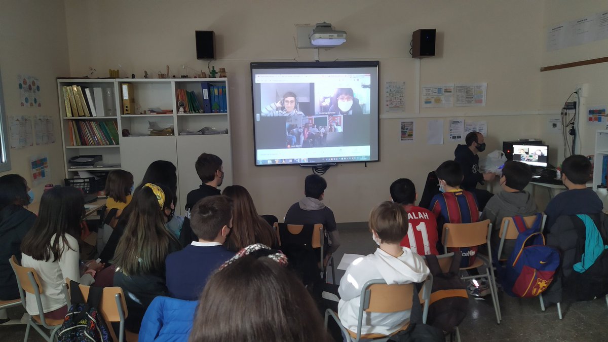 mgrane3's tweet photo. #11F #WomenInScienceDay 
#ciència #NoMoreMatildas
 💜 @SFCaldetes @crpaltmaresme l'alumnat de 6è parla amb una científica. https://t.co/k3IXXb1afh