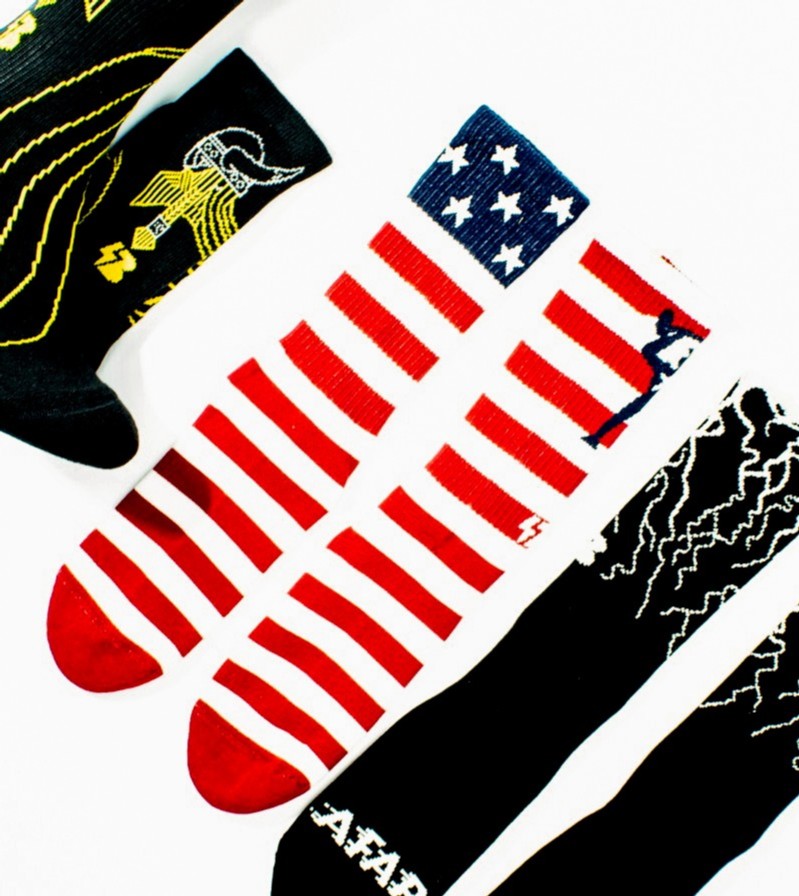 Legbitersocks's tweet photo. 🇬🇧 Check out the best socks 🧦 for you to exercise! Made for athletes, grab yours now! ⚔️🏋️‍♂️⚡

🇵🇹 Vê só as melhores meias 🧦 para tu treinares! Feitas para atletas, agarra já as tuas! ⚔️🏋️‍♂️⚡

#legbiter #legbitersocks #crossfit https://t.co/kvpfe7cDhs