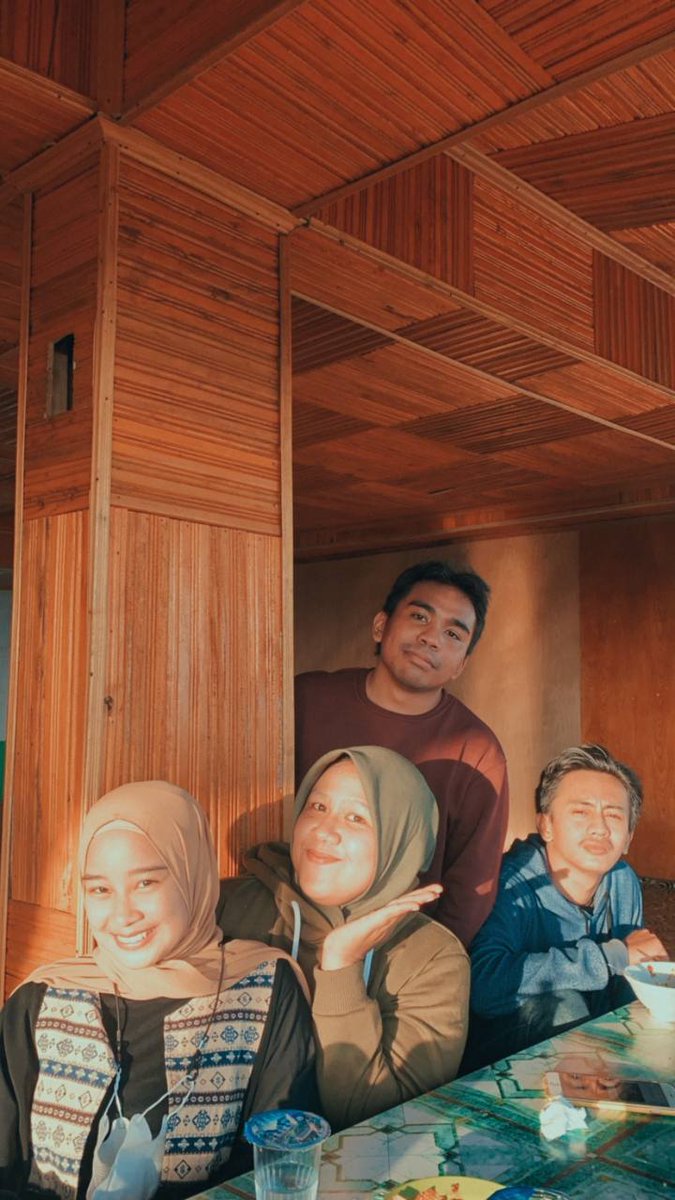 itsrizalfathur's tweet photo. Suka color tonenya, terima kasih mentari senja https://t.co/ON9asJuB9t