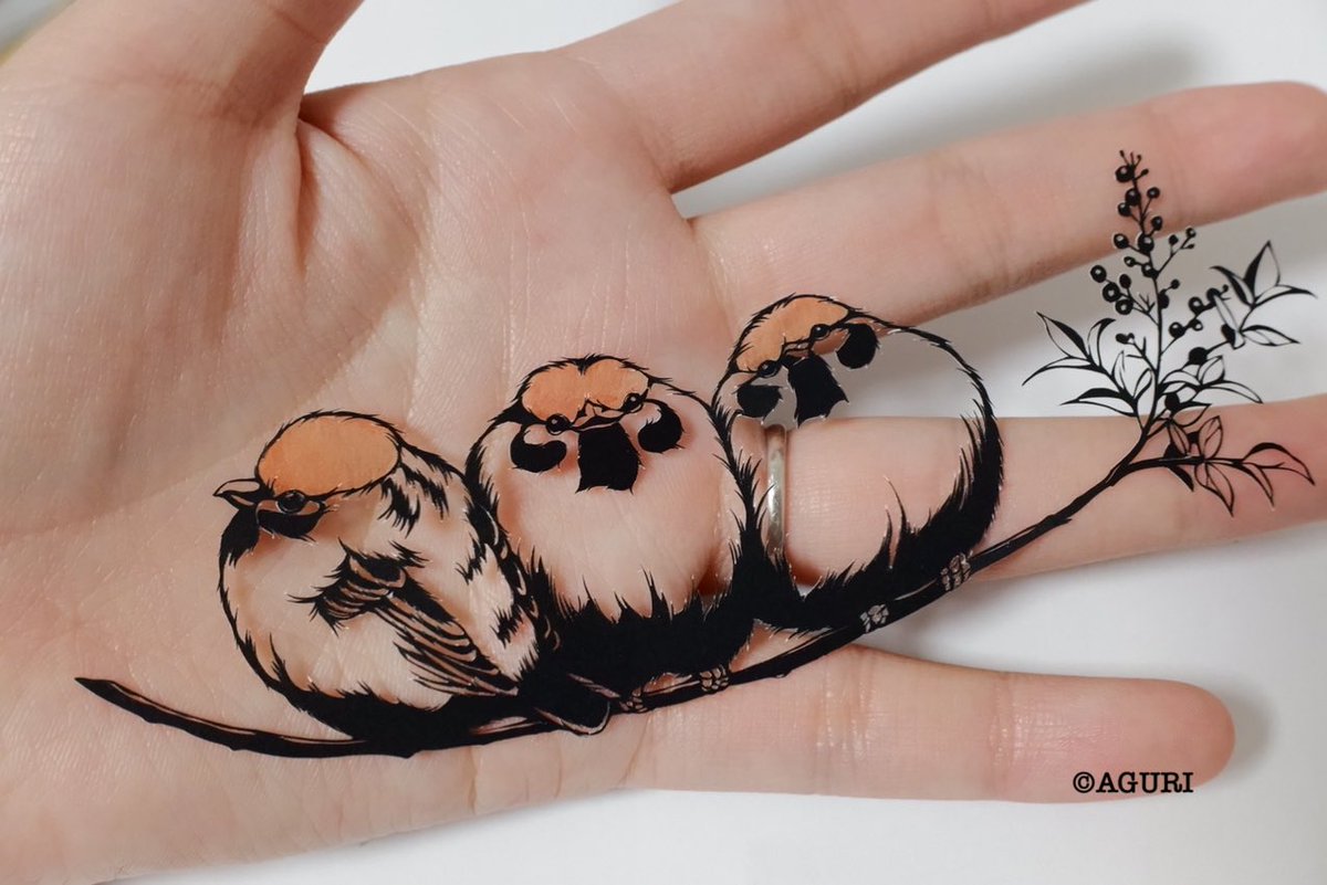 新作 福来雀 ふくらすずめは当て字が幾つかある様ですが 福が来る と書い 切り絵作家 椿あぐり 濃黒切り絵展21 アトリエキプリスのイラスト