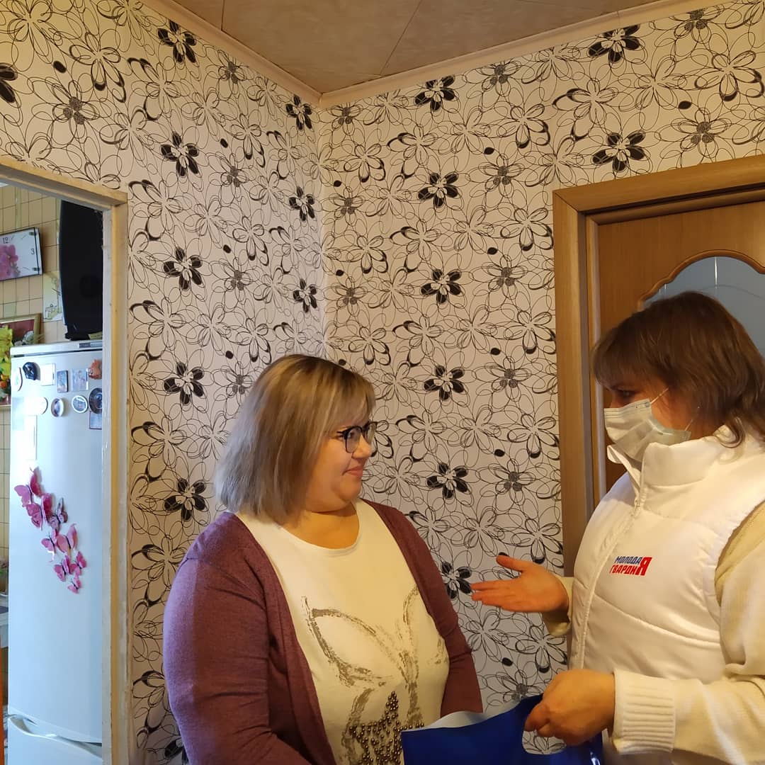 15 февраля - День памяти воинов-интернационалистов. #er_vichuga навещает членов семей, воинов павших в локальных военных конфликтах. Сегодня членов семей посетили начальник ОВК А. Поляков, Секретарь МО О. Стрелкова и Руководитель штаба #МГЕР_ВИЧУГА Д. Овчинникова.