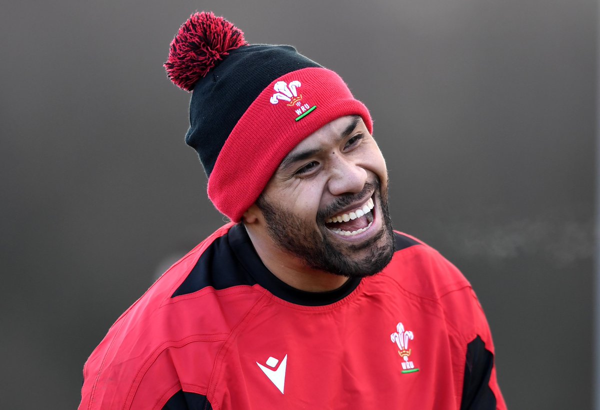 Cardiff_Rugby's tweet image. 😁

𝗪𝗶𝗹𝗹𝗶𝘀 𝘆𝗻 𝘄ê𝗻 𝗼 𝗴𝗹𝘂𝘀𝘁-𝗶-𝗴𝗹𝘂𝘀𝘁! ❤️💙

No wonder @whalaholo is all smiles, as he is named on the bench and in-line to make his @WelshRugbyUnion debut in Saturday's @SixNationsRugby clash against @Scotlandteam.

📸 @HuwEvansAgency