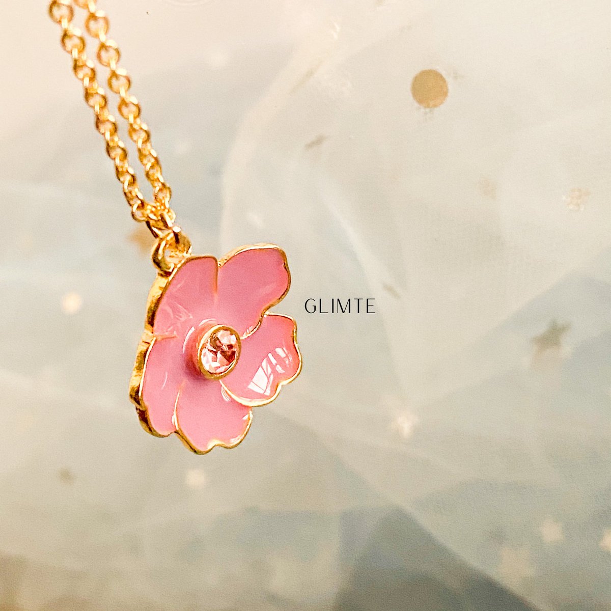 Glimteph's tweet photo. Look how lovely the details are. Did you get your first Glimte now? Hurry and get the Periwinkle pendant for promo price of Php 199 only on our shopee. Want this for free? Check our ongoing raffle
https://t.co/LGEnZjMacV
#glimte #glimteladies #glimtefied https://t.co/SFUOTsUkGr
