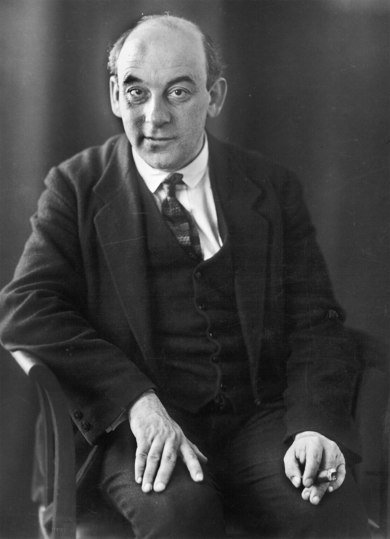 Born to a Jewish family in 1881, Klemperer studied and taught philosophy; volunteered for WWI (2)