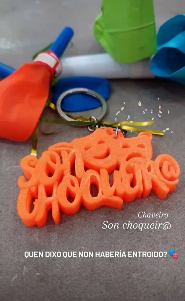 imprimetresde_'s tweet photo. Quen dixo que non habería #Entroido?
CHAVEIRO SON CHOQUEIR@ _ 6,90€ 🎭🎉
https://t.co/vCeyFrMGkT
#3D #3dprinting #impresion3d #regala3d #chaveiro #choqueiro #Coruña #llavero #Entroido #Carnaval #complementos #design #diseño #agasallo #regalo #original #trendy #galego #galega https://t.co/IBnSRn9cce