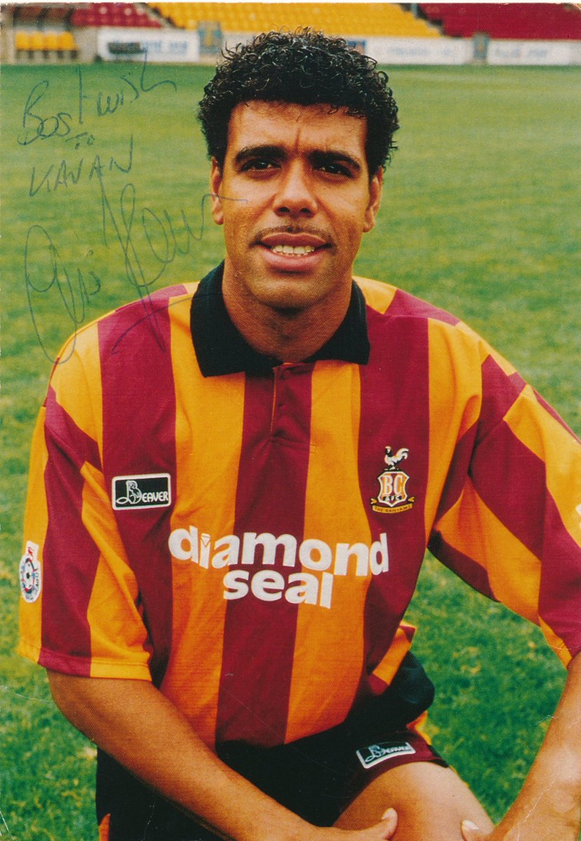 Kavalry's tweet photo. @chris_kammy My dad is scanning old photos and sent me this. Top fella...always made time for this young fan! Haven't aged a day https://t.co/naa78kxmzU