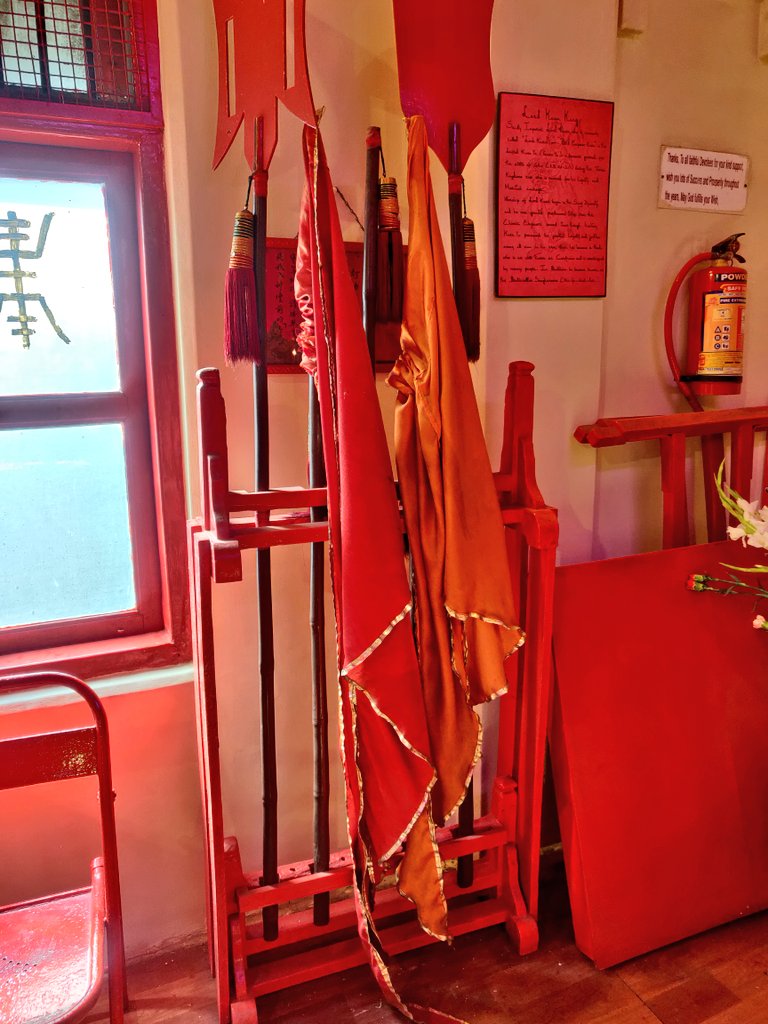 Tucked away in a narrow lane, it was a beautiful revelation of the million diverse communities that make up this great city. 2/3 #ChineseSpringFestival