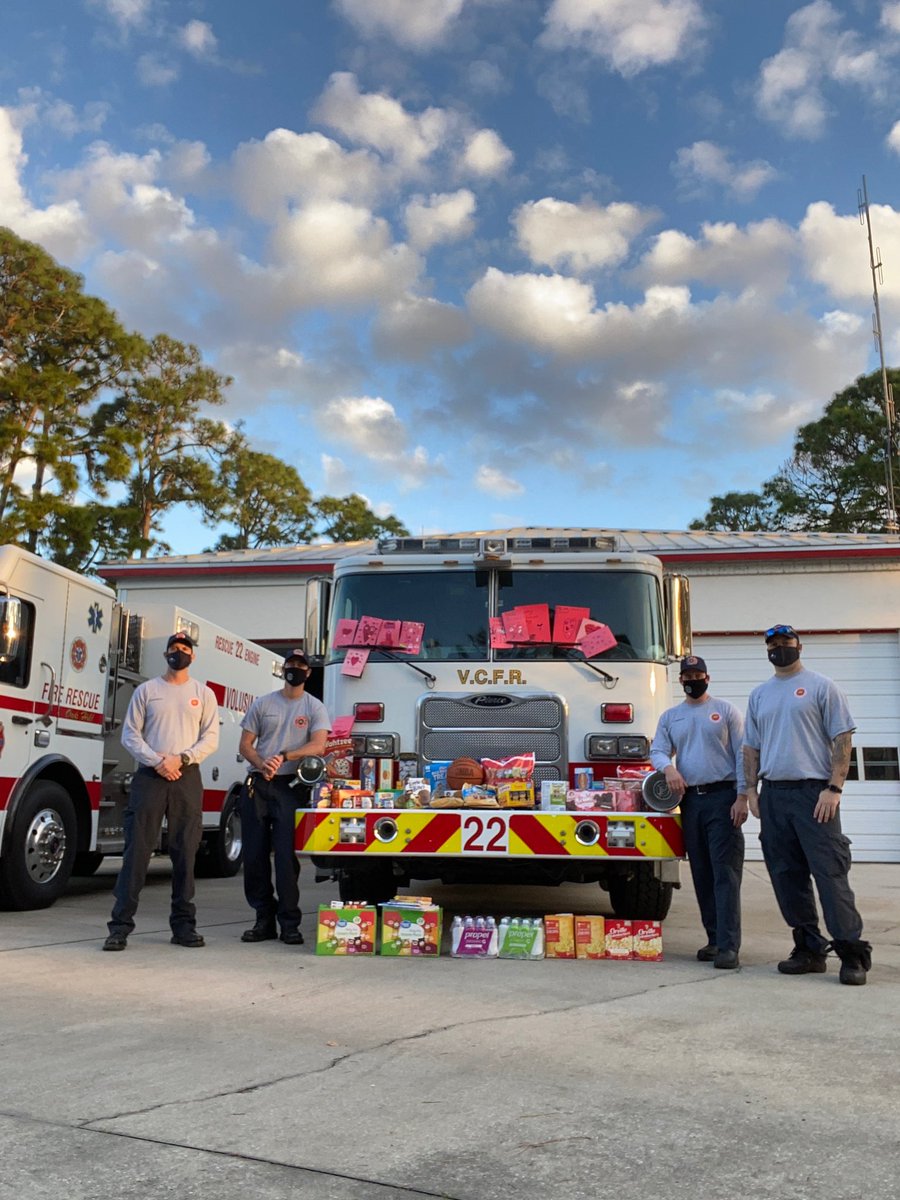 klslifkin's tweet photo. Indian River Elementary Schools SGA students sent a special delivery to our local hometown heroes! They donated drinks, snacks, games, gift cards and made thank you cards showing their appreciation for these hardworking firefighters! ❤️ https://t.co/CCeh83cCCi