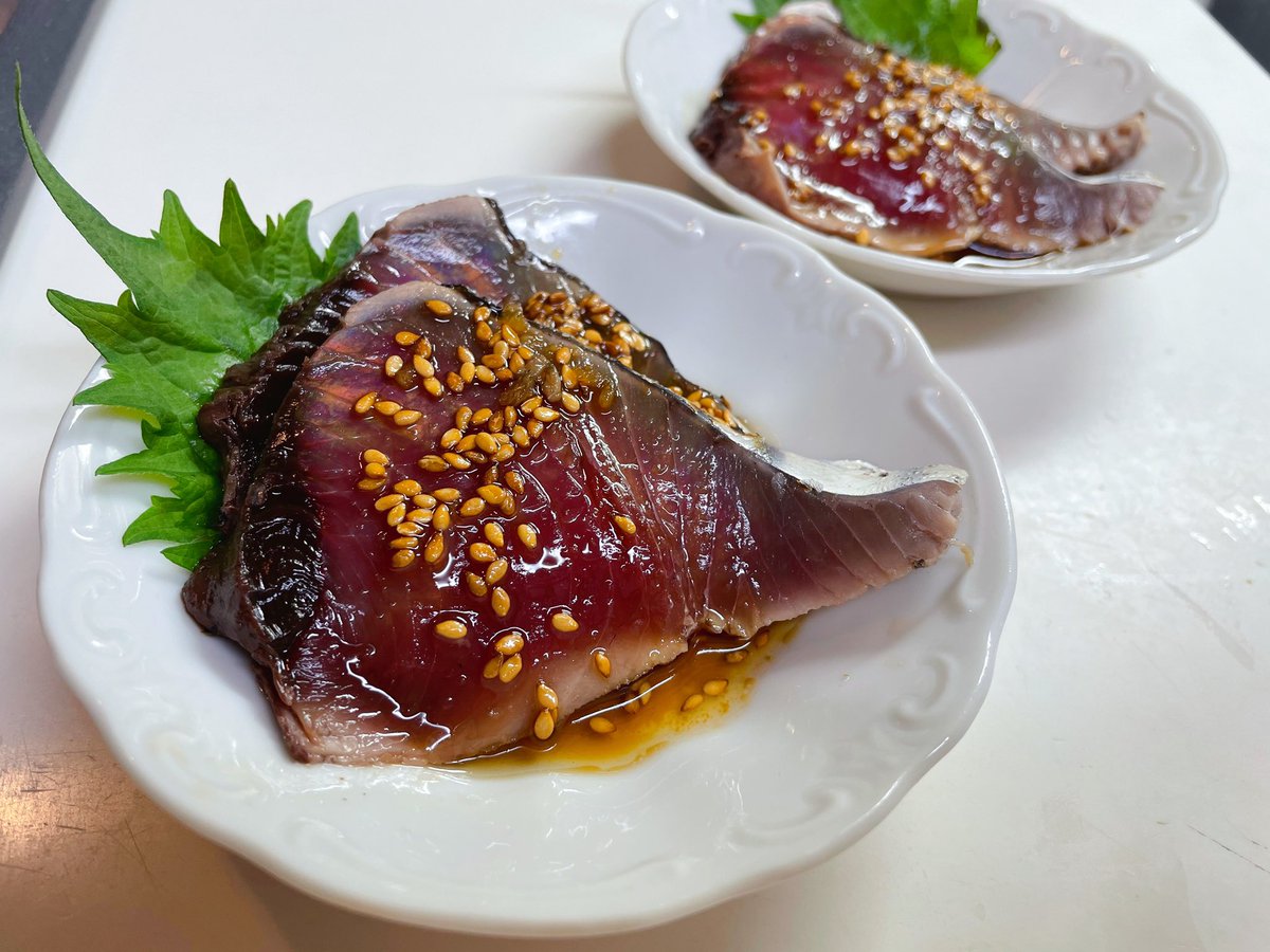 おりえ 鰹のタタキと胡麻油の相性はほんと良いのでドレッシング作ってかけた 夫が 飲むように食べちゃった と言っていたけどマジだ 醤油大さじ1 だし醤油大さじ1 砂糖小さじ1 4 塩小さじ1 2 味の素小さじ1 4 胡麻油大さじ1 金胡麻適量 を おりえ 鰹のタタキと胡麻油の相性はほんと良いのでドレッシング作ってかけた 夫が 飲むように食べちゃった と言っていたけどマジだ 醤油大さじ1 だし醤油大さじ1 砂糖小さじ1 4 塩小さじ1 2 味の素小さじ1 4 胡麻油大さじ1 金胡麻適量 を