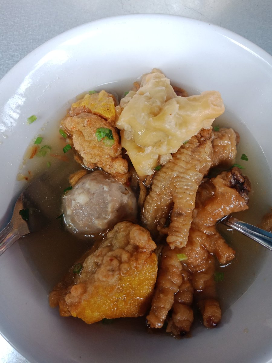 Yaudahlah gpp gendut juga :(