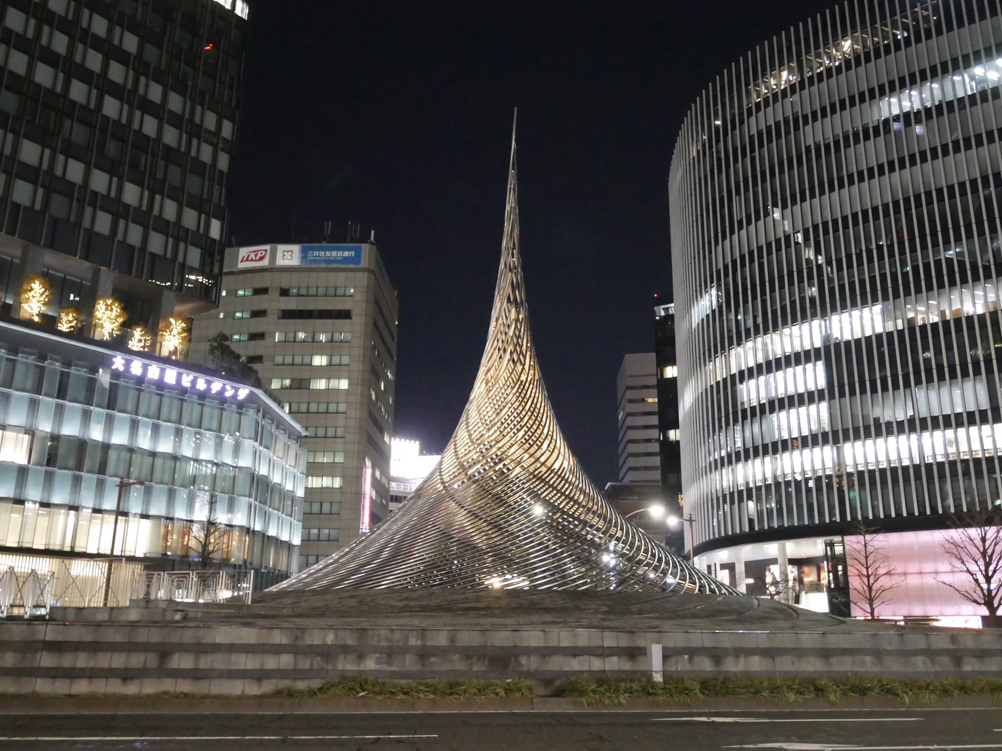 名古屋グルメ探偵 アスカイ 名古屋駅前のモニュメント 飛翔 の解体 移設工事が3月から始まります T Co Fvnwybrsvg Twitter