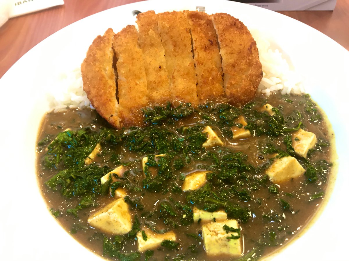 indiabishoku's tweet photo. 今更ですが、インドにココイチができたらしいですね。
味は日本のまま、かつインド独自メニューもあり楽しめました。
zomatoでデリバリーできるのも嬉しいですね。

#パニールほうれん草ミックスカレー
 #チキンカツトッピング #ベジなのかベジじゃないのか店員さん困惑
#2辛なのに結構辛い #cyberhub https://t.co/FwOEgMxMwK