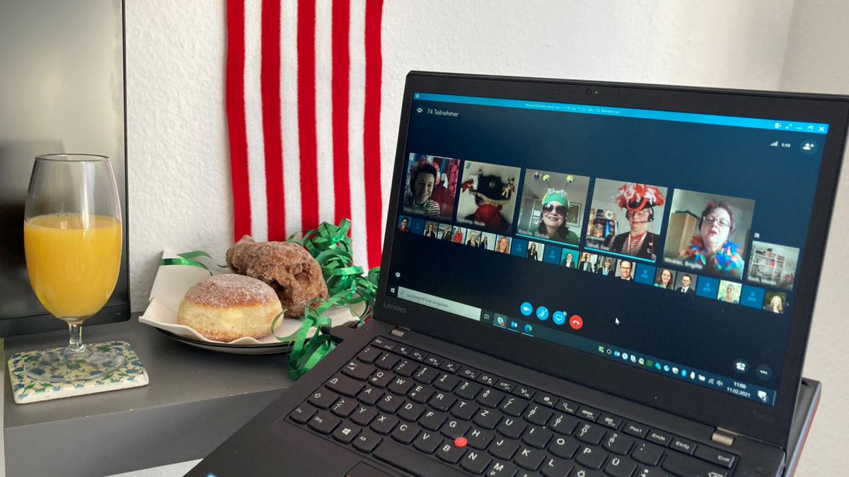 🥳🎉💻#Alaaf from DEG!

Unusual times do call for unusual celebrations.
#FatThursday normally kicks off 6 days of street #carnival in the Rhineland. Today, however, we are celebrating from home. We wish all “Jecken” across the world merry &amp; safe days. 🥯🥂
#Cologne #teamdeginvest