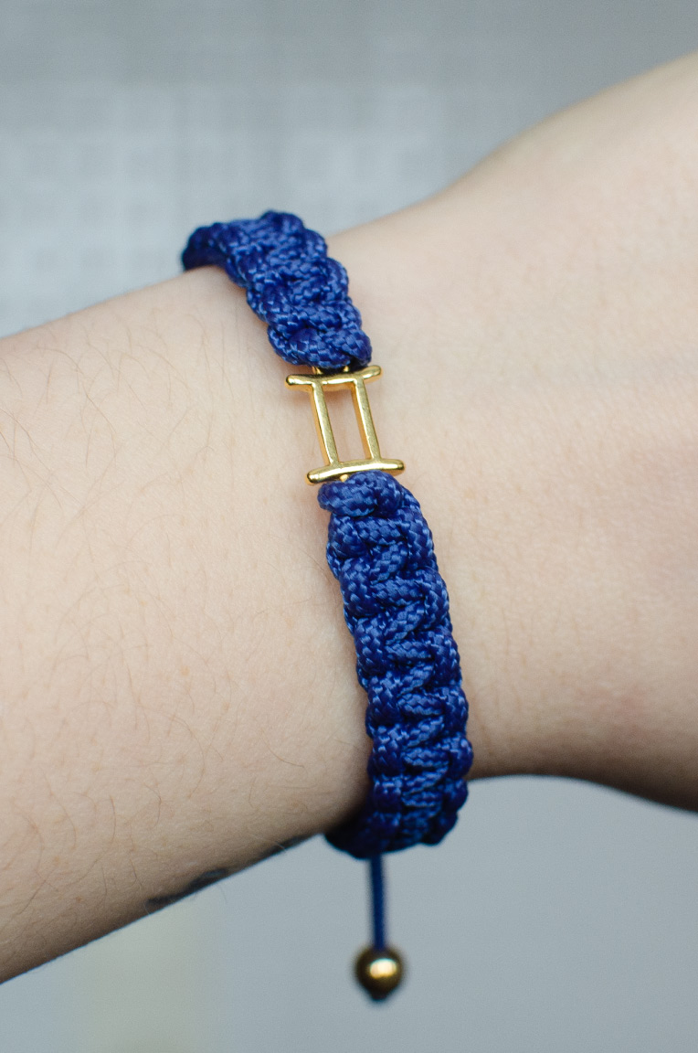 Modrý blíženecký kousek na webu: znameniblizenec.cz 🥳😍 #blizenec