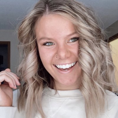 Mollie V.M tweet media