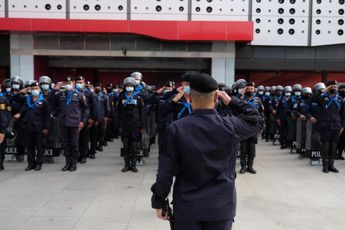 Since I am still pissed off from yesterday, let me tell you guys what happened on Wednesday. These photos are via  @ThaiEnquirer but the commentary is purely mine.  #ม็อบ10กุมภา  #ม็อบ11กุมภา